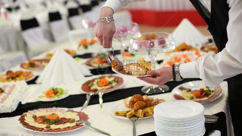 小标题：预制菜年夜饭，轻松应对春节聚餐