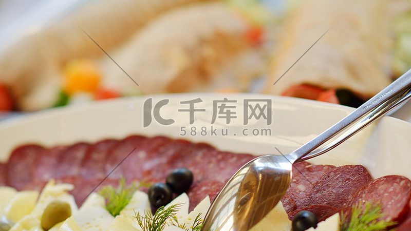 小标题：散装坚果的“隐秘”风险