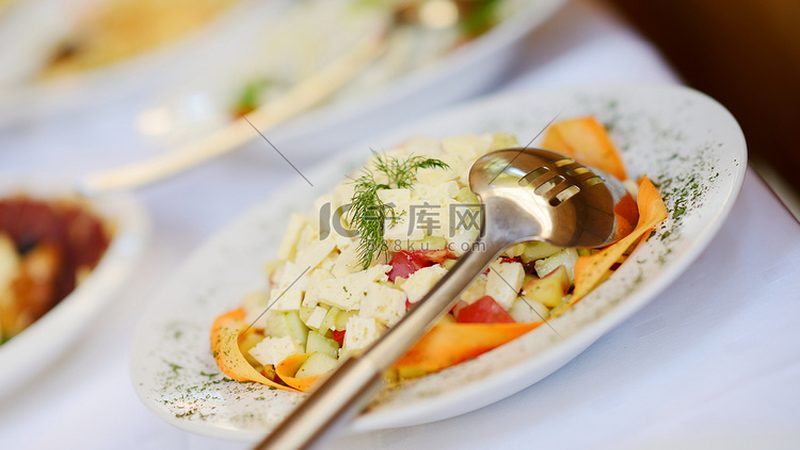 小标题：预制菜批发价格构成